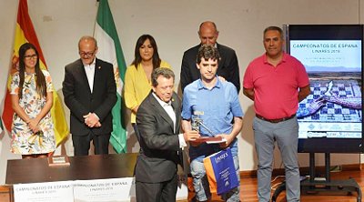 Gabriel Del Río recoge los premios de campeón de España absoluto de Ajedrez 2018